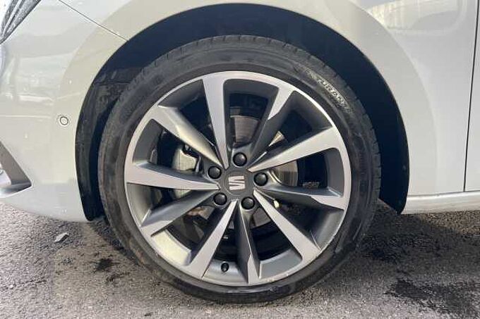 SEAT Leon 1.5 eTSI (150ps) FR Sport DSG